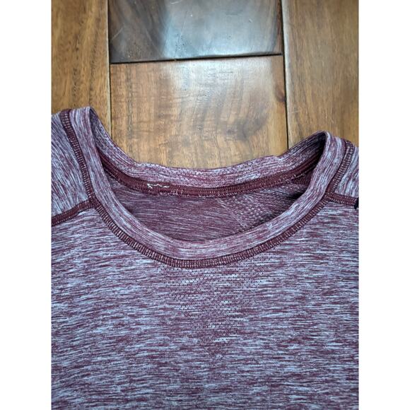Lululemon Men's T-Shirt - Burgundy/Dark Red - Size Large - Athletic Tee - Picture 4 of 4